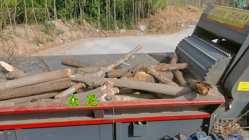 木材综合破碎机